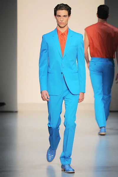 Look 33